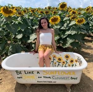 Meet your Posher, Kayla